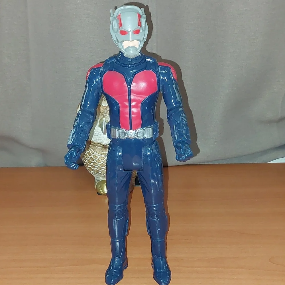 Hasbro marvel Titan hero series Ant-Man 12-in action figure. Great condition! - Picture 7 of 10